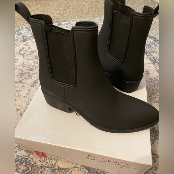 Soho Girls Shoes - Black Rain Chelsea Boots